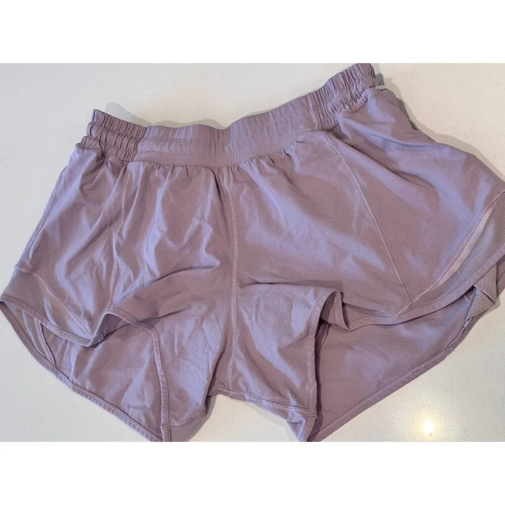 Lululemon Hotty Hot Short‎ II 4' Rose Quartz